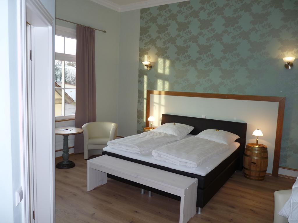 Garni - Hotel Unsere Stadtvilla Hechingen Zimmer foto